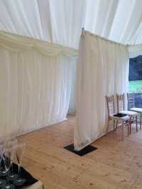 Pole and drape screen